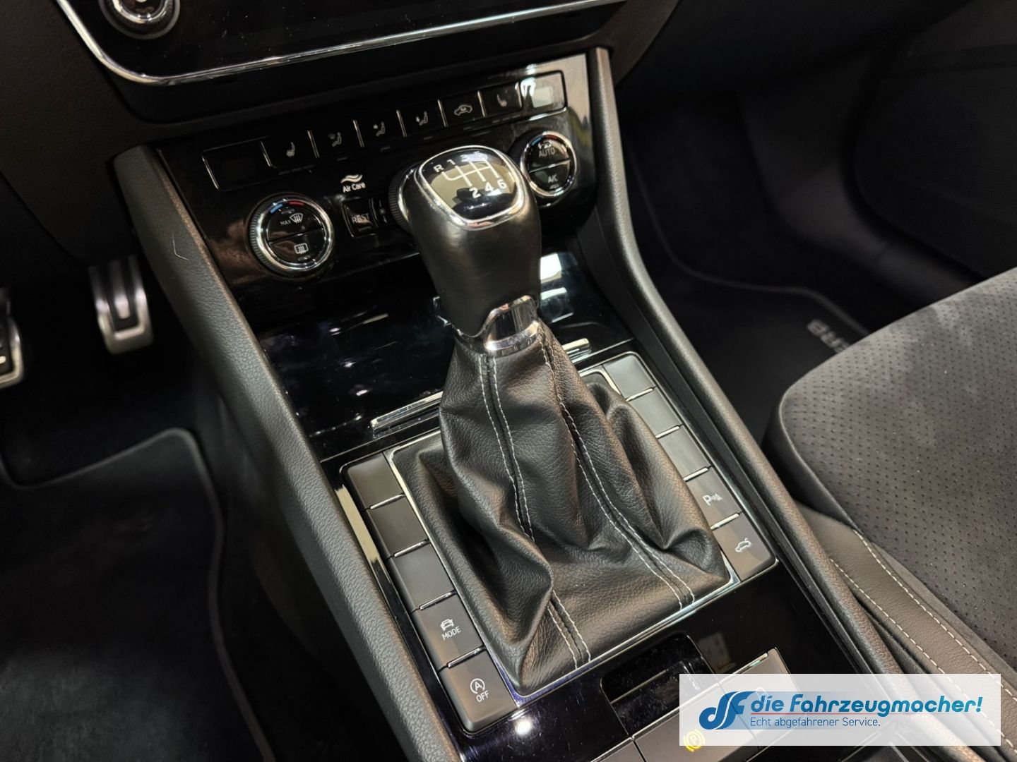 Fahrzeugabbildung SKODA Superb SportLine AD Leder Memory Sitze Soundsyst