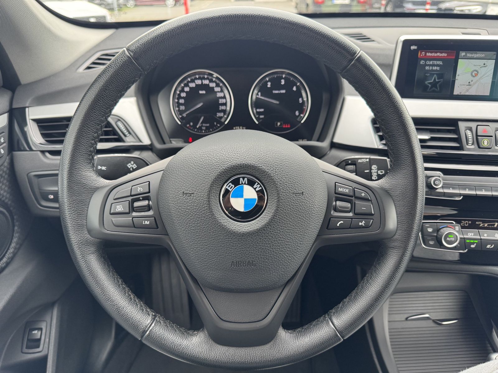 BMW X1 sDrive18d Advantage Kamera Sitzh Navi LED foto 8