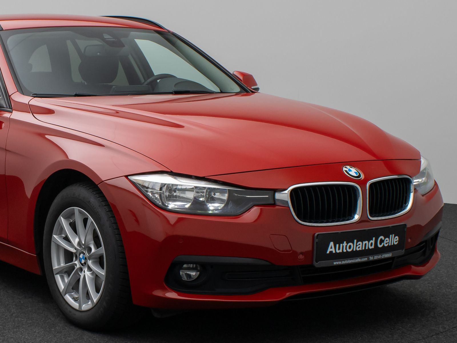 Fahrzeugabbildung BMW 320d xD Navi Lordos PDC LED Komfort AHK Sport