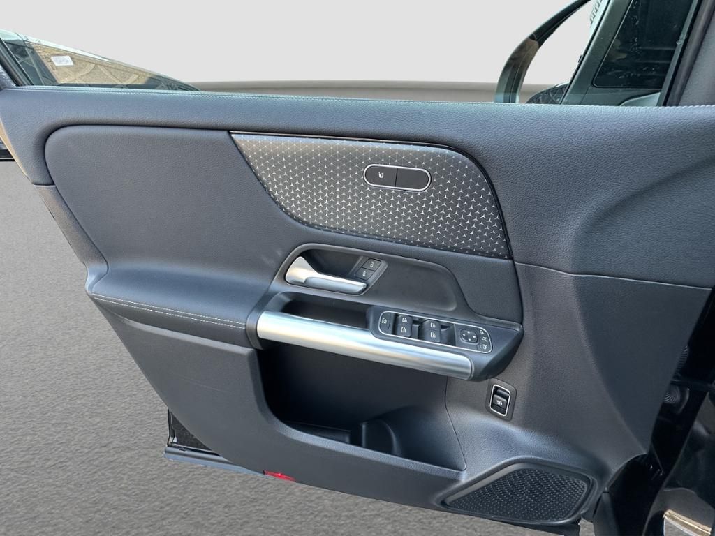 Fahrzeugabbildung Mercedes-Benz GLA 200 d LED*ParkAss*SpurH*el.Heck*PDC*RFK*AHK