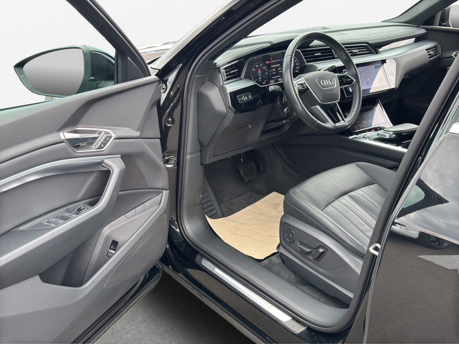 Audi Q8 e-tron - Bild 14
