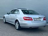 Mercedes-Benz E 300 CGI BlueEfficiency  Leder Navi Schiebedach - Mercedes-Benz E 300 aus 2012