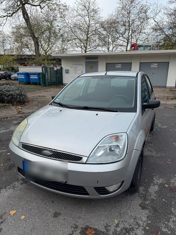 Ford Fiesta Ghia 5 Türer neue Kupplung Kli...