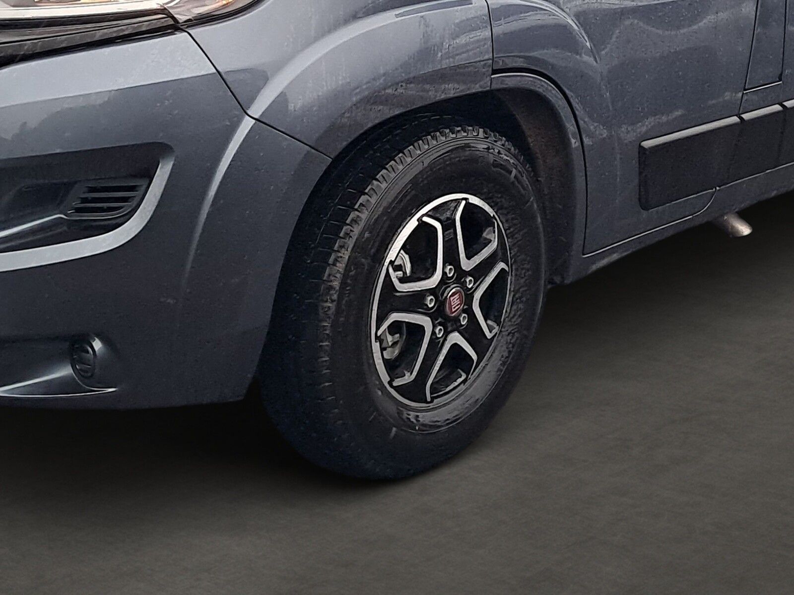 Fahrzeugabbildung Karmann Dexter DE 600 Alufelgen, Captain-Chair-Sitze