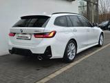 BMW 320d Touring M Sportpaket Pano AHK HiFi adapLED - BMW 320 in Duisburg
