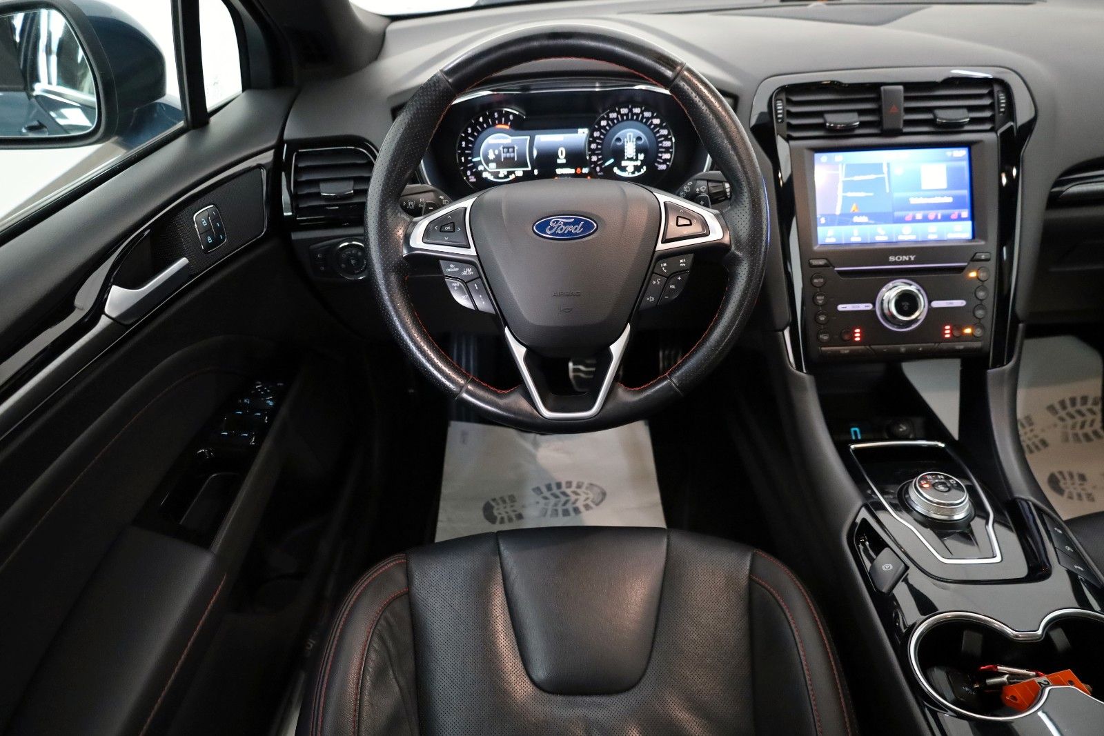 Fahrzeugabbildung Ford Mondeo Turnier ST-Line Leder,Navi,Panorama,AHK