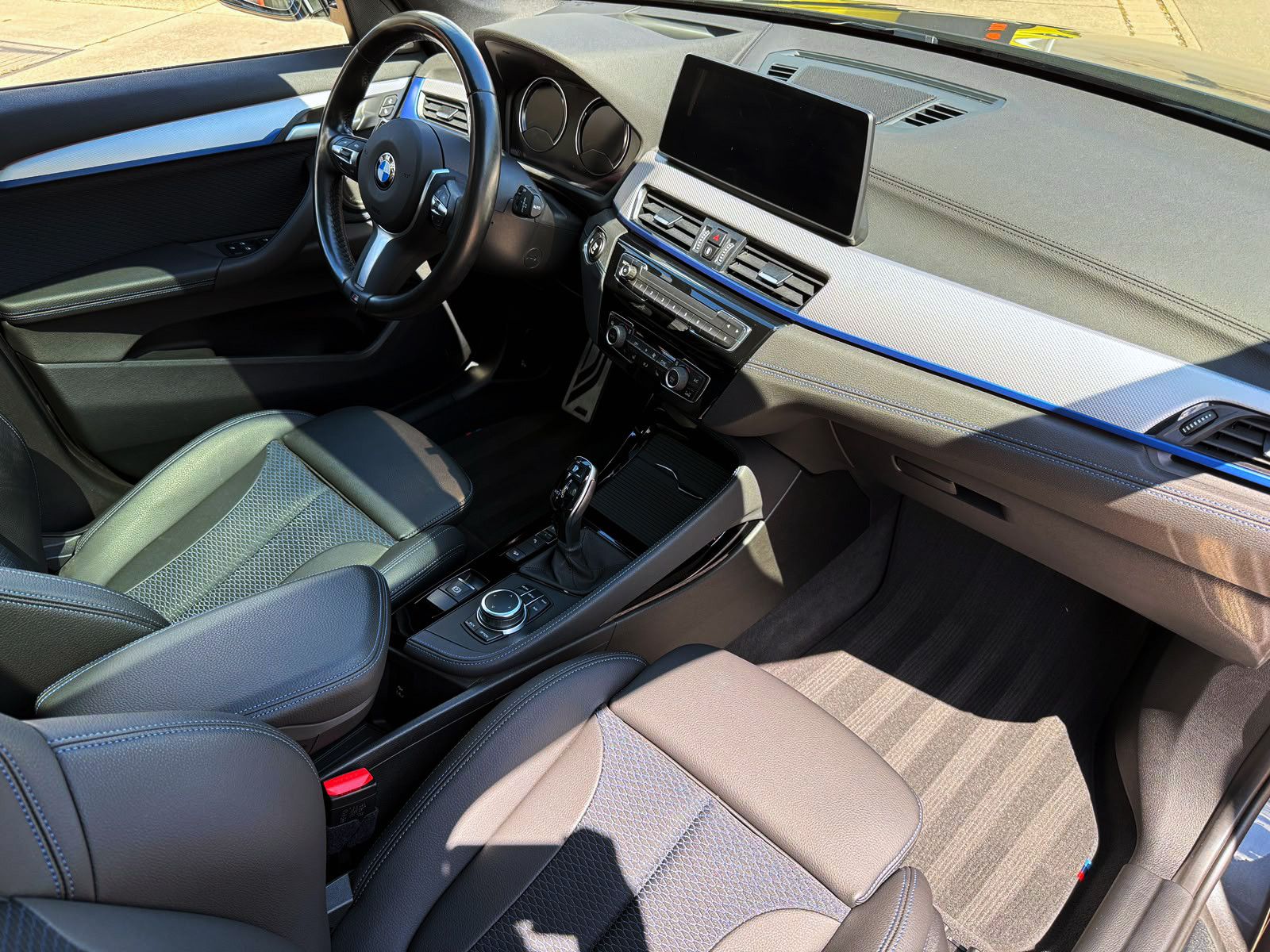 Fahrzeugabbildung BMW X1 xDrive 25d MSport Steptr. ACC KAM AHK HUD H&K