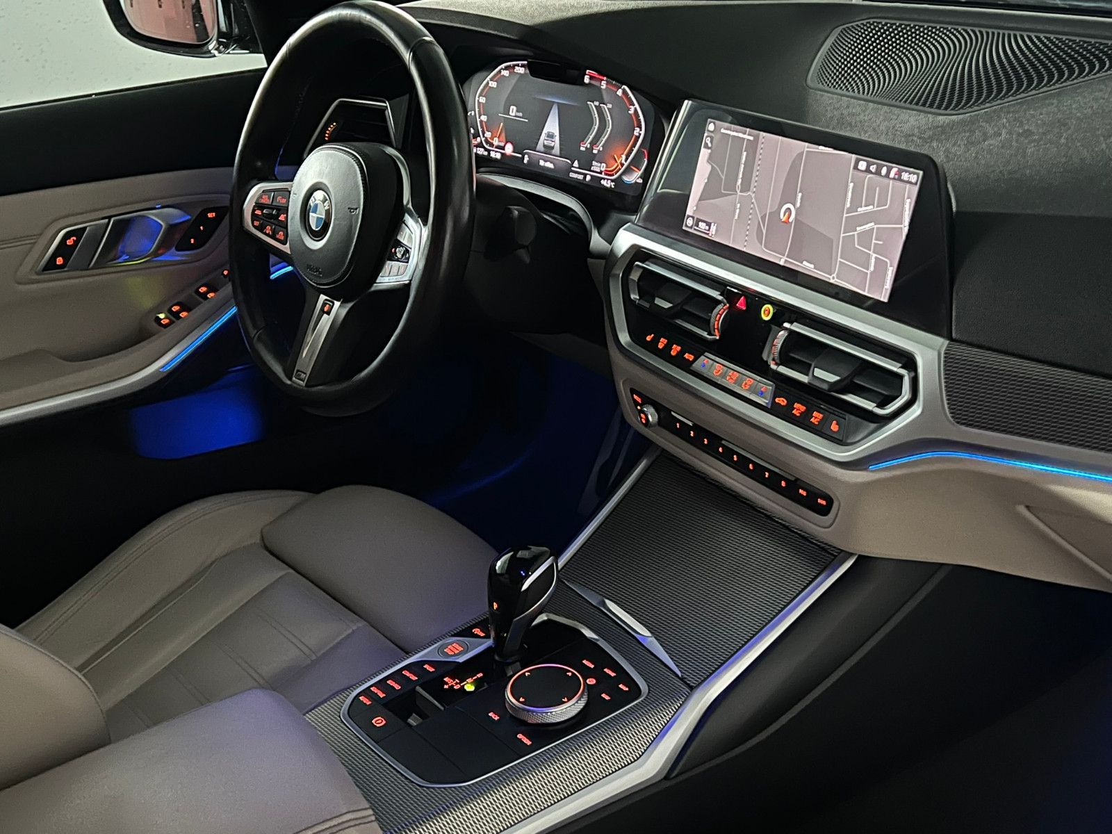 Fahrzeugabbildung BMW 330 d Lim. M SPORT/LASER/H&K/HuD/ACC/eGSD/LIVE