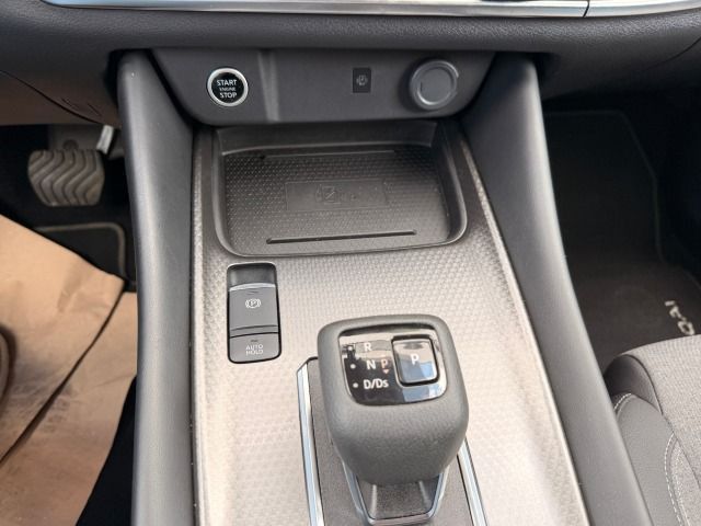 Fahrzeugabbildung Nissan Qashqai 1.3 DIG-T Xtronic N-Connecta*Winterpaket