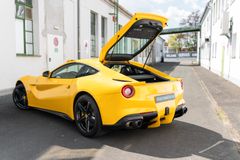 Fahrzeugabbildung Ferrari F12 Berlinetta Giallo Modena *MwSt./Scheckheft*