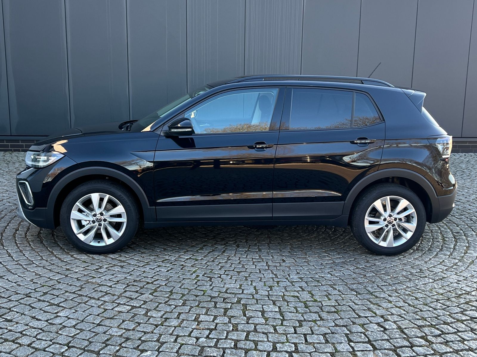 Fahrzeugabbildung Volkswagen T-Cross Life 1.0 TSI DSG *IQ.Light, Climatronic,