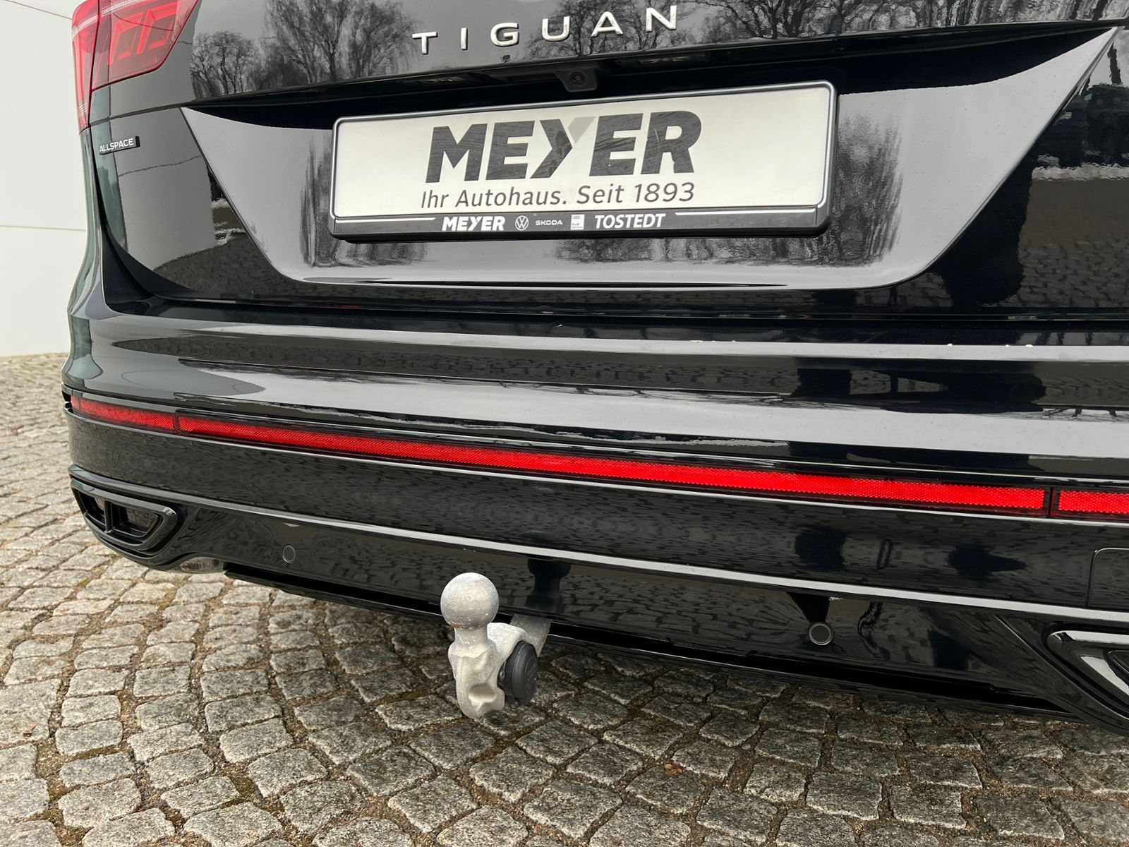 Fahrzeugabbildung Volkswagen Tiguan Allspace R-Line 2.0 TDI DSG 4MOTION *AHK,