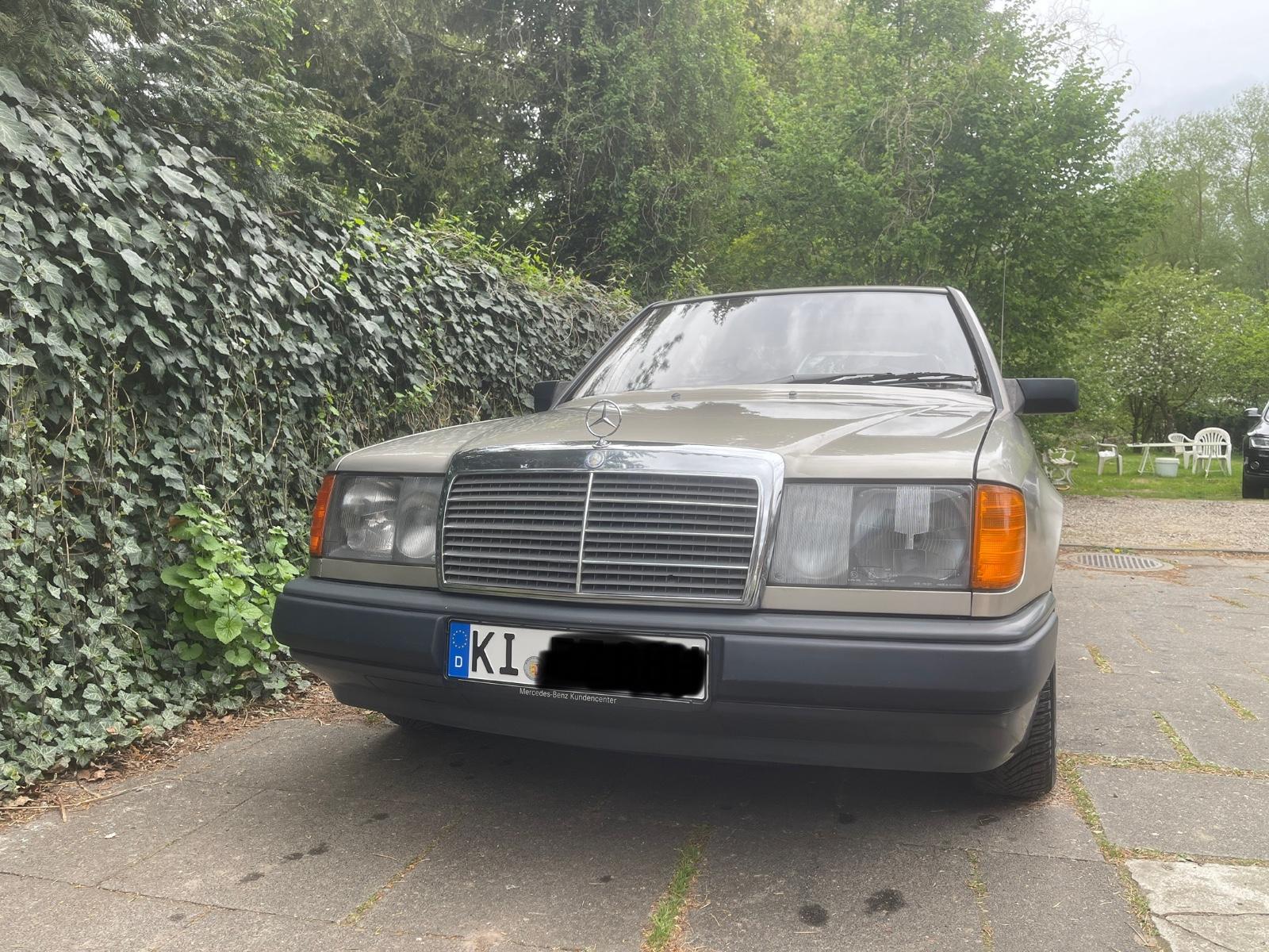 Mercedes-Benz 200 Diesel, Limousine, Automatik, H Kennzeichen