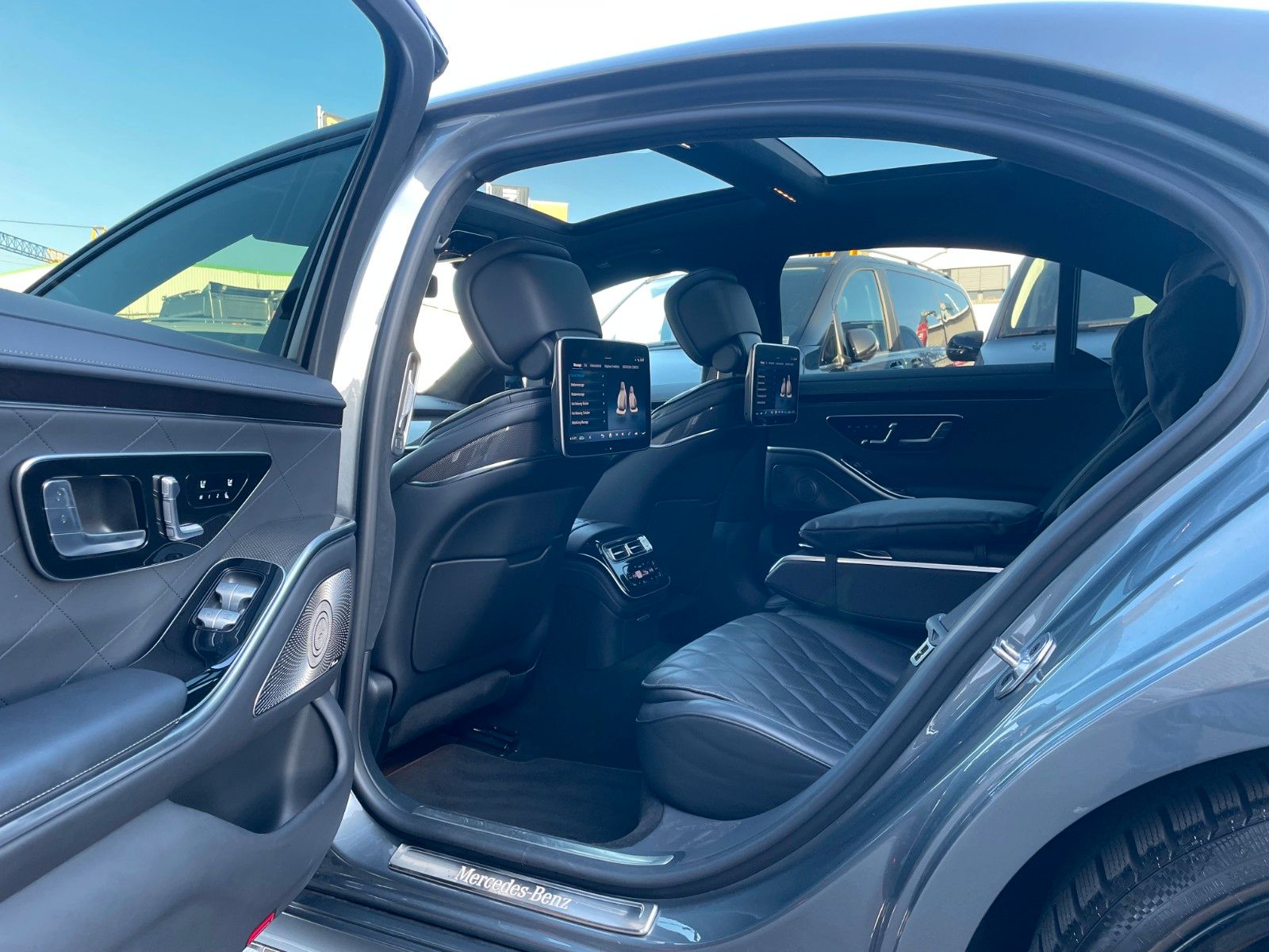 Fahrzeugabbildung Mercedes-Benz S 580 4M L VOLL+AMG+STH+Fond-Enter+Pano+AirM