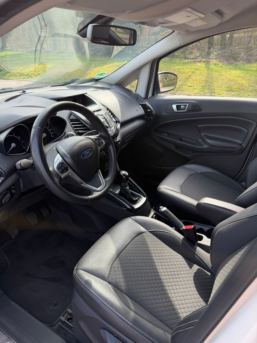 Fahrzeugabbildung Ford EcoSport Titanium 8fach Bereift ALUFelgen