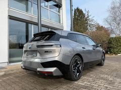 BMW iX M60 / SKY LOUNGE / SOFT CLOSE / AHK BMW iX M60 / SKY LOUNGE / SOFT CLOSE / AHK