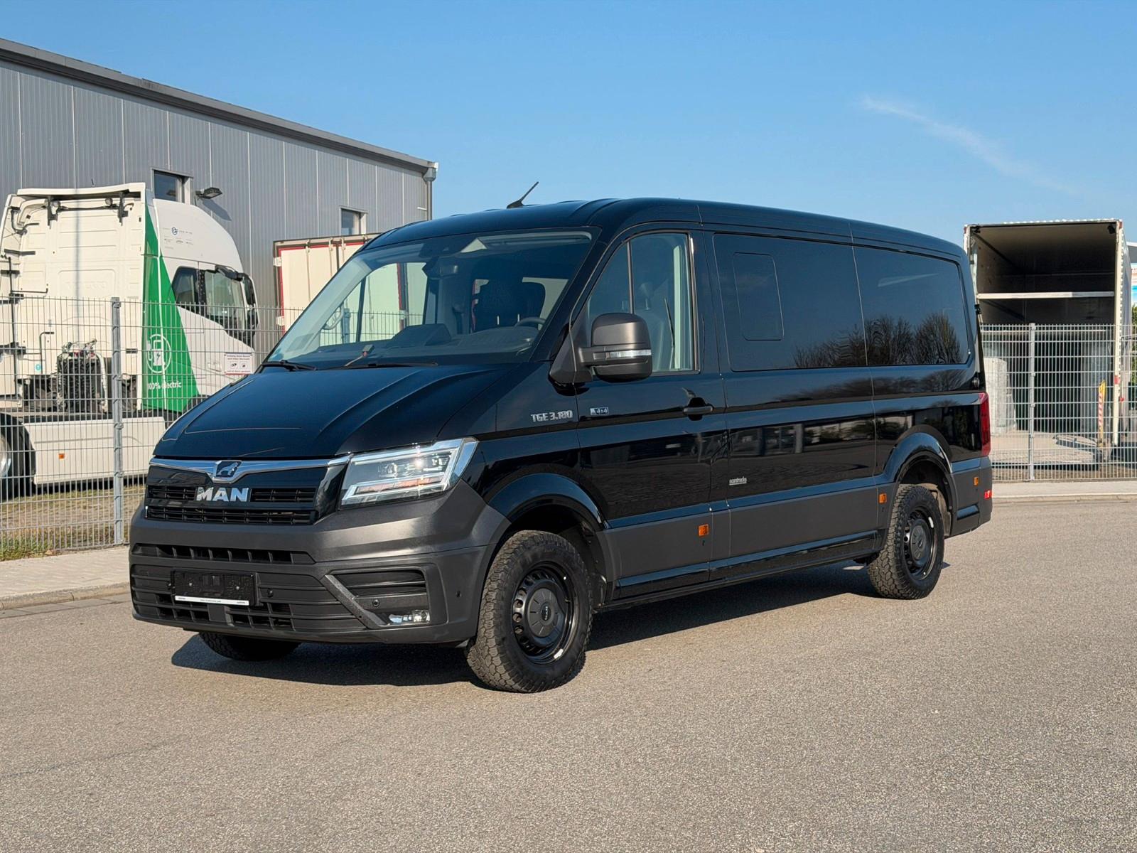 MAN TGE 3.180 *4x4, Autom*9 Sitzer*Stdh*Voll!!!*