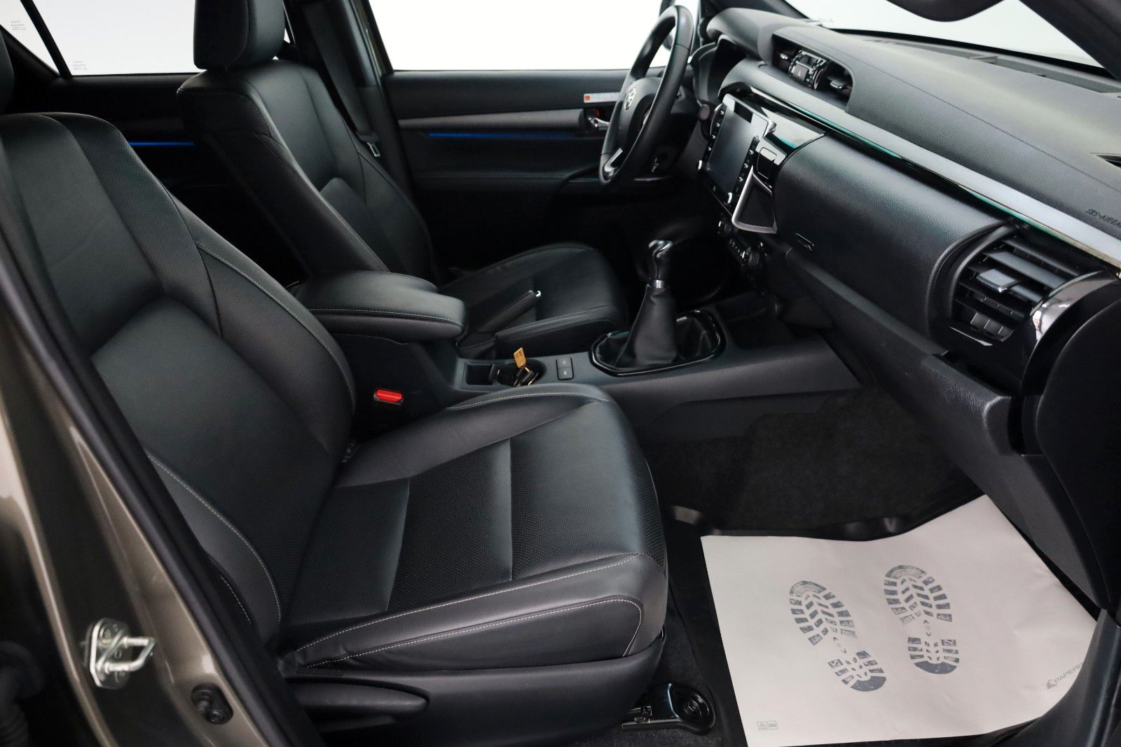 Fahrzeugabbildung Toyota Hilux 2.8 D-4D Invincible,Navi,ACC, HardTop, AHK