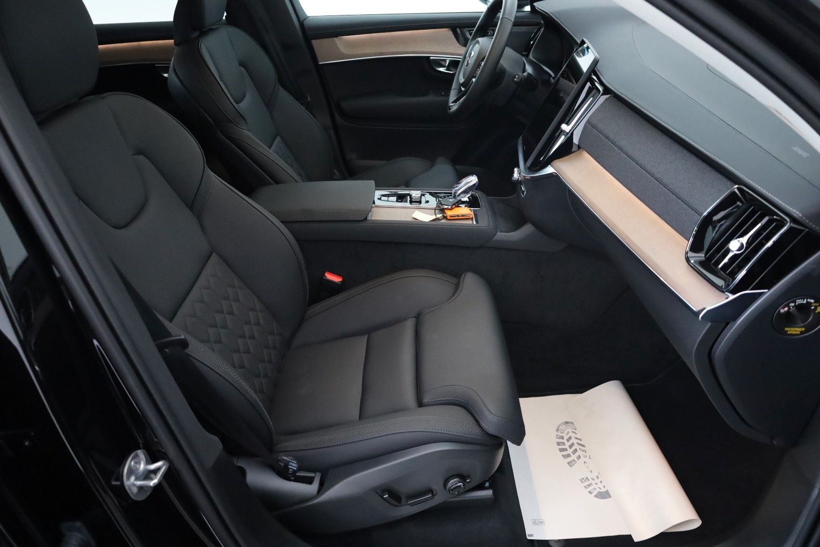Fahrzeugabbildung Volvo XC90 Plus Bright AWD,7Sitze,360°,HUD,H&K,ACC,AHK