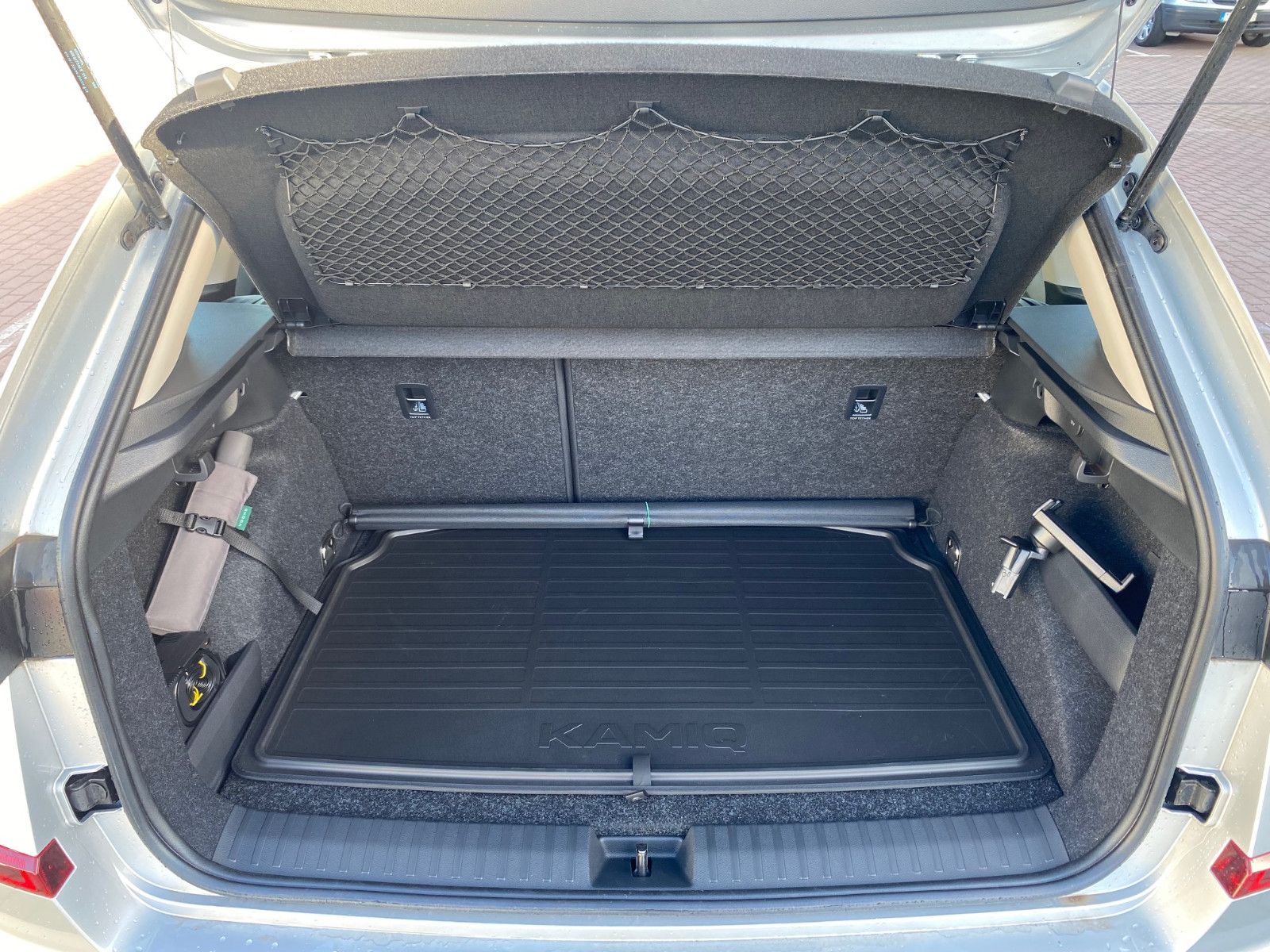 Fahrzeugabbildung SKODA Kamiq 1.0 TSI Drive *LED*FSH*KAMERA*SMARTLINK*