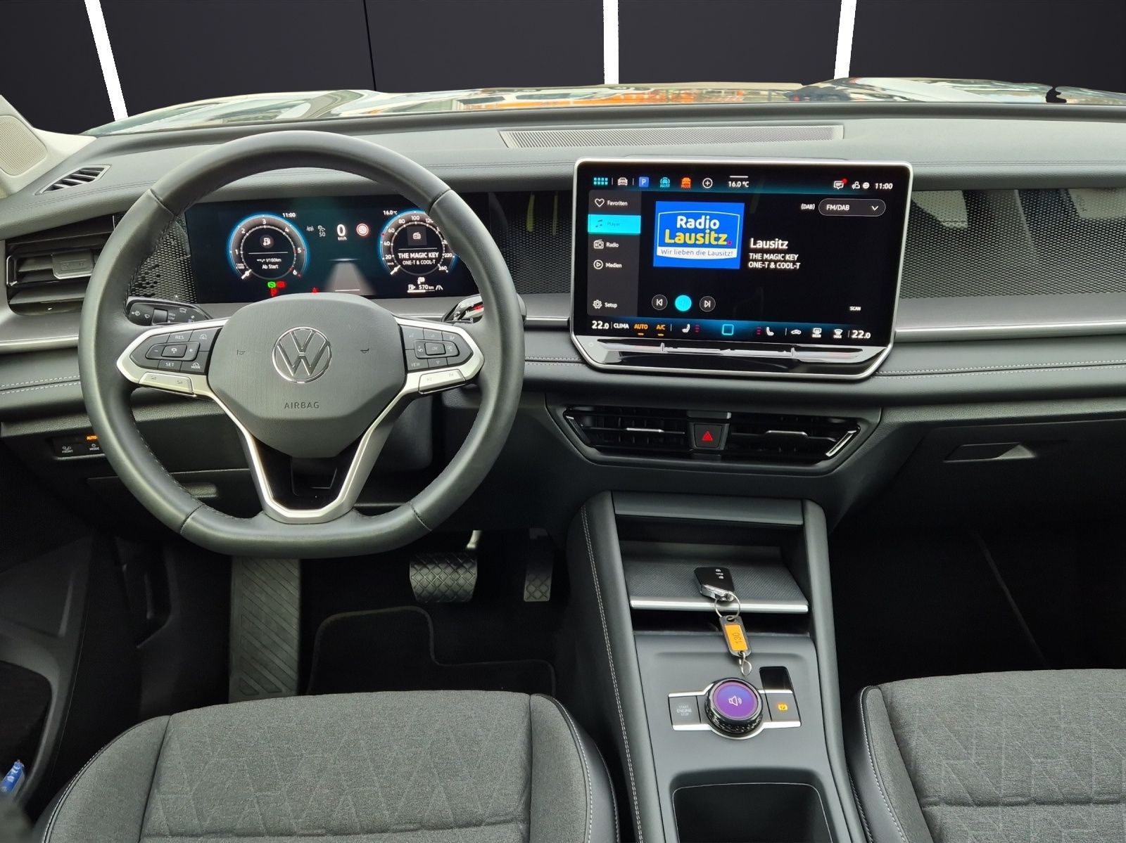 Fahrzeugabbildung Volkswagen Tayron TDI Life DSG 4M Matrix 7-Si. AHK Navi AID