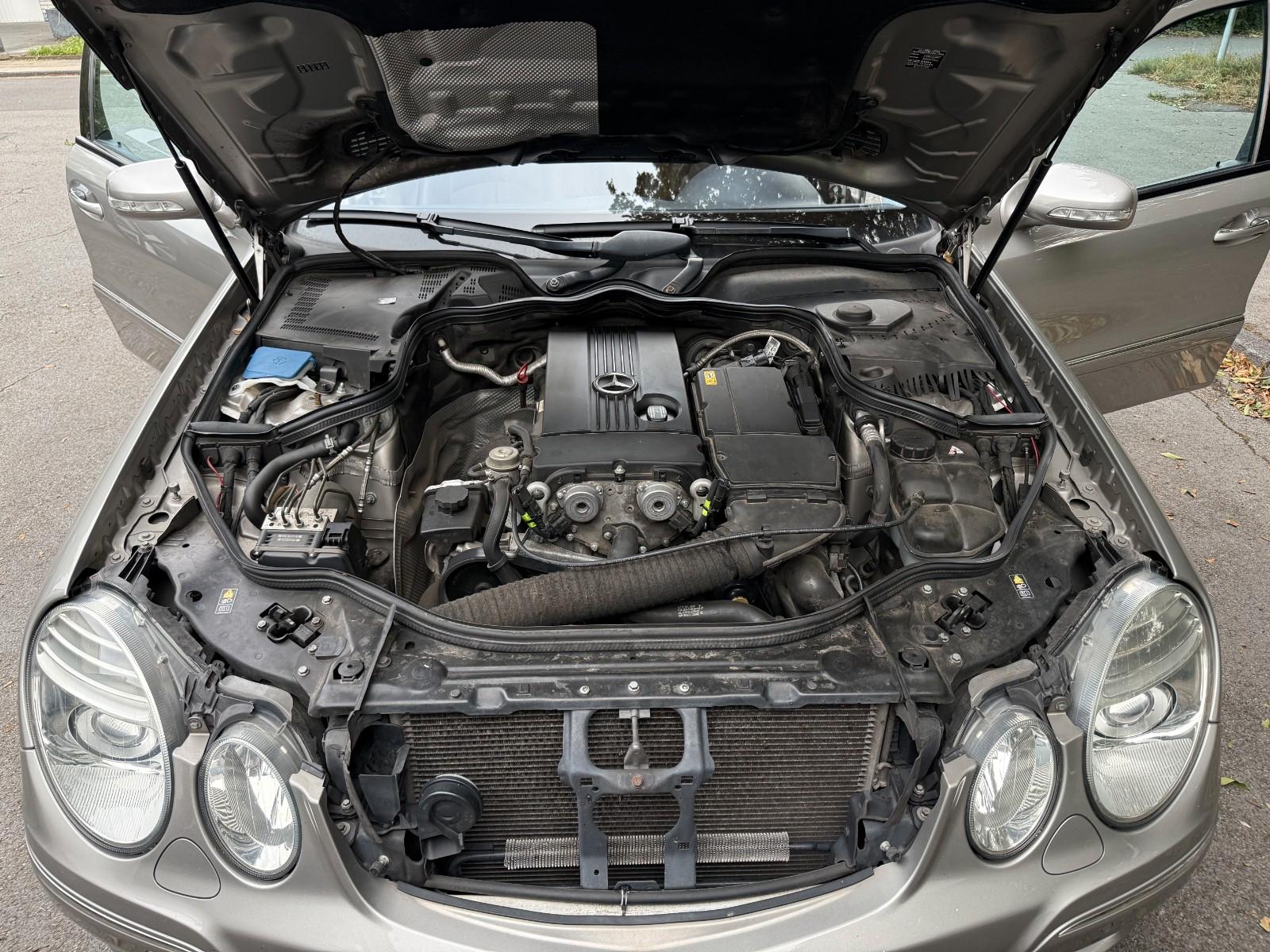 Mercedes-Benz E200 2006 — photo 13
