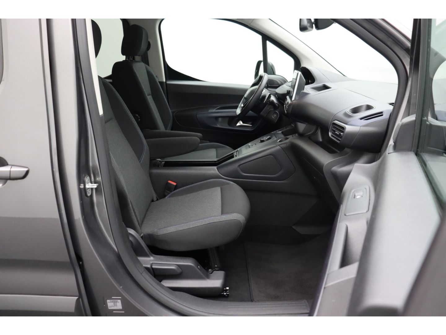 Fahrzeugabbildung Peugeot Rifter 1.2 Pure Tech Allure Pack L1 AUTOMATIK