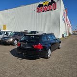BMW 318 .i LEDER TÜV 4.27 NAVI PANO XENON AHK ALU KL - BMW 318 aus 2010: 318i