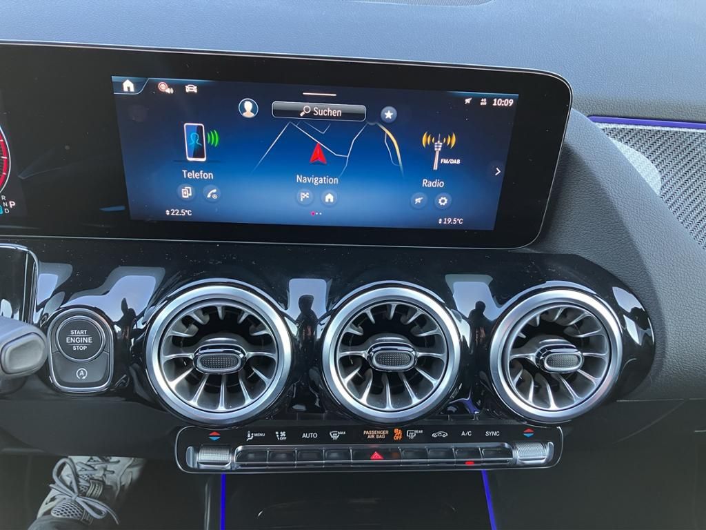 Fahrzeugabbildung Mercedes-Benz GLA 200 AMG*AHZV*M-BEAM*K-GO*KAMERA*DAB*EDW*