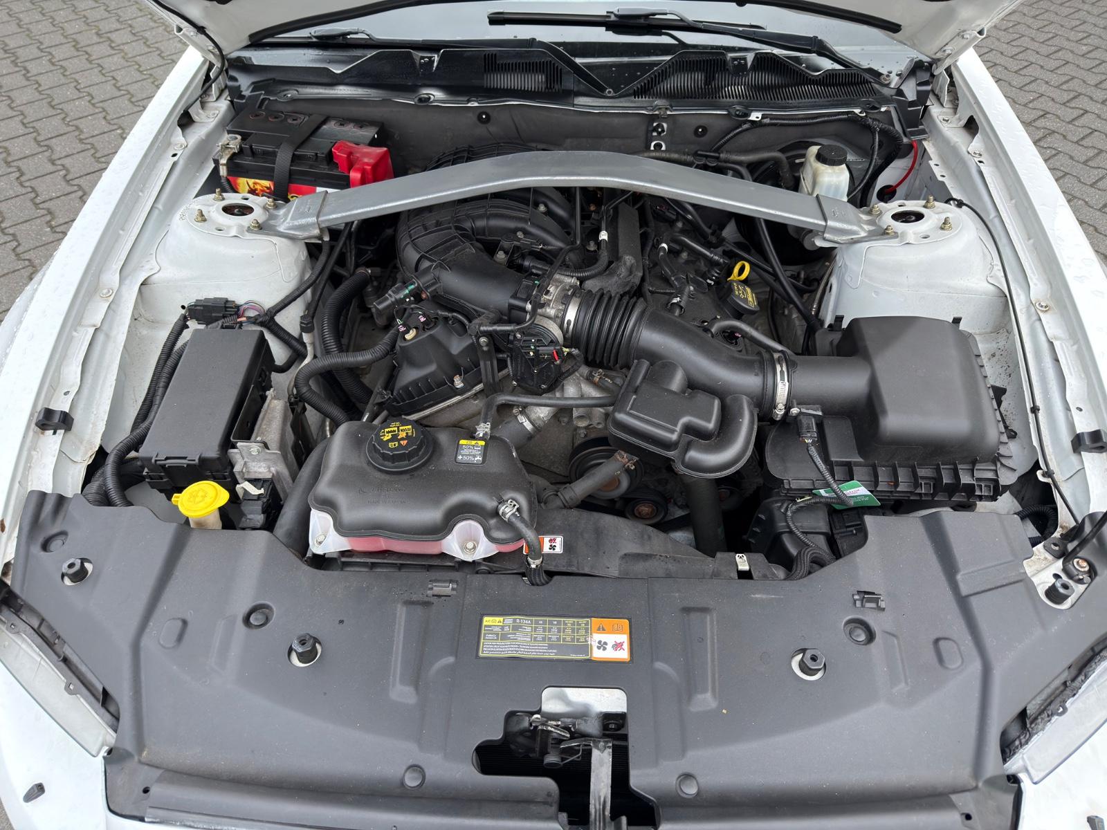 Ford Mustang Cabrio 3.7 V6 *Leder*Xenon*DAB+