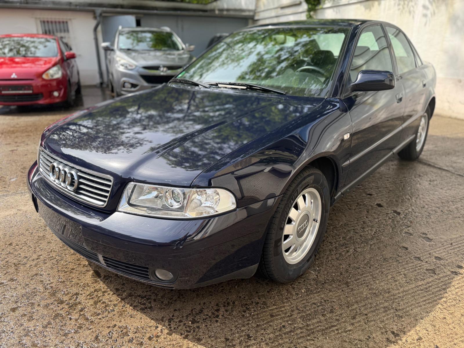 Audi A4 1.6 Klimaautomatic 1.Besitz