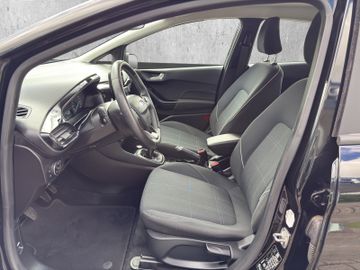 Ford Fiesta 1.1 Cool & Connect +SHZ+PDC+SpurH