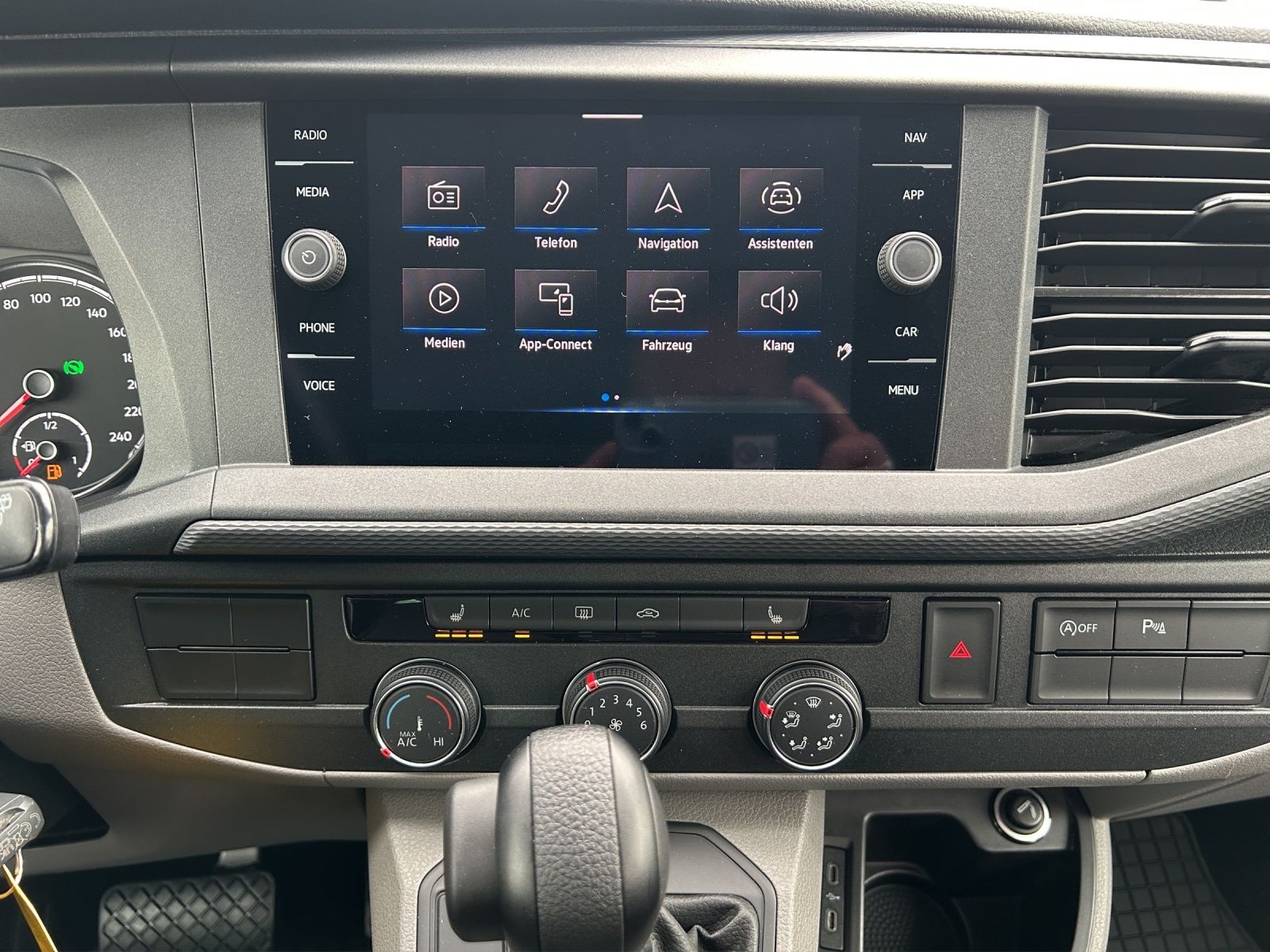 Fahrzeugabbildung Volkswagen T6 Caravelle T6.1 Comfortline DSG LED NAVI