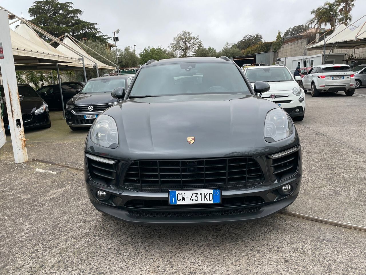 PORSCHE Macan