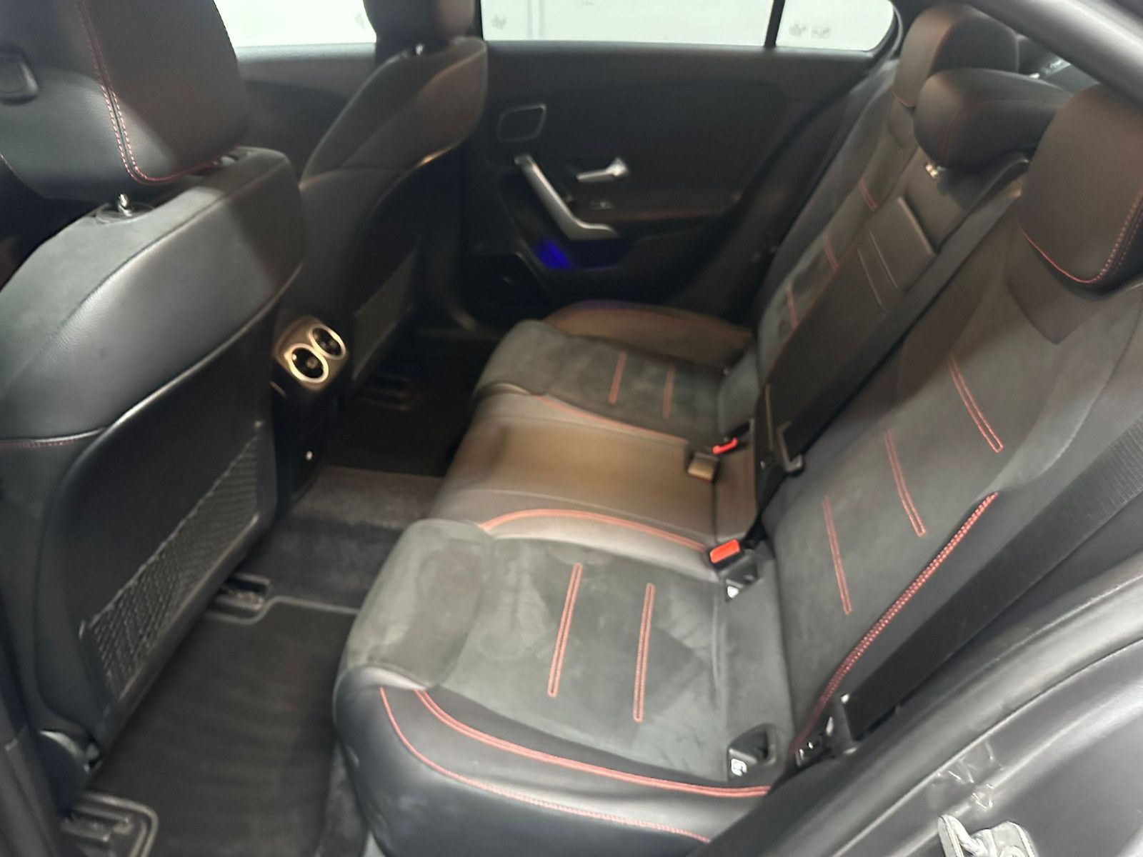 Fahrzeugabbildung Mercedes-Benz A 250 e AMG-LINE*HUD*DISTRO*LED*PANO*KEYLESS*360