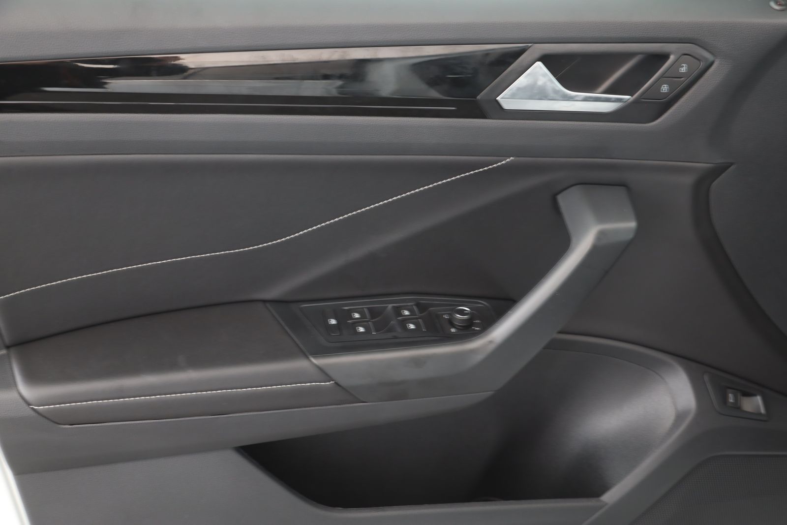 Volkswagen T-Roc - Bild 15