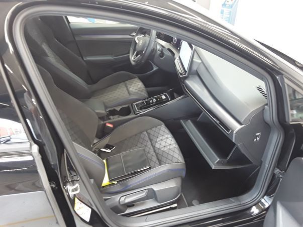 Golf VIII 2.0 TDI DSG R-LINE BLACK STYLE+IQ.LIGH