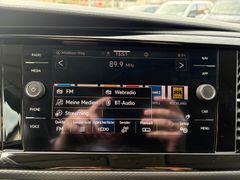 Fahrzeugabbildung Volkswagen T6.1 Multivan Comfortl. Navi LED Sitzh AHK Kamer