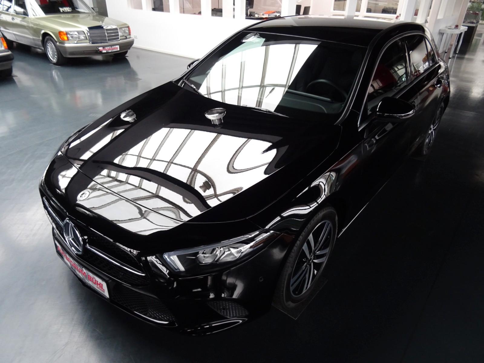 Mercedes-Benz A 200 Progressive/ Autom/ Navi/ LED/ Leder/ AHK