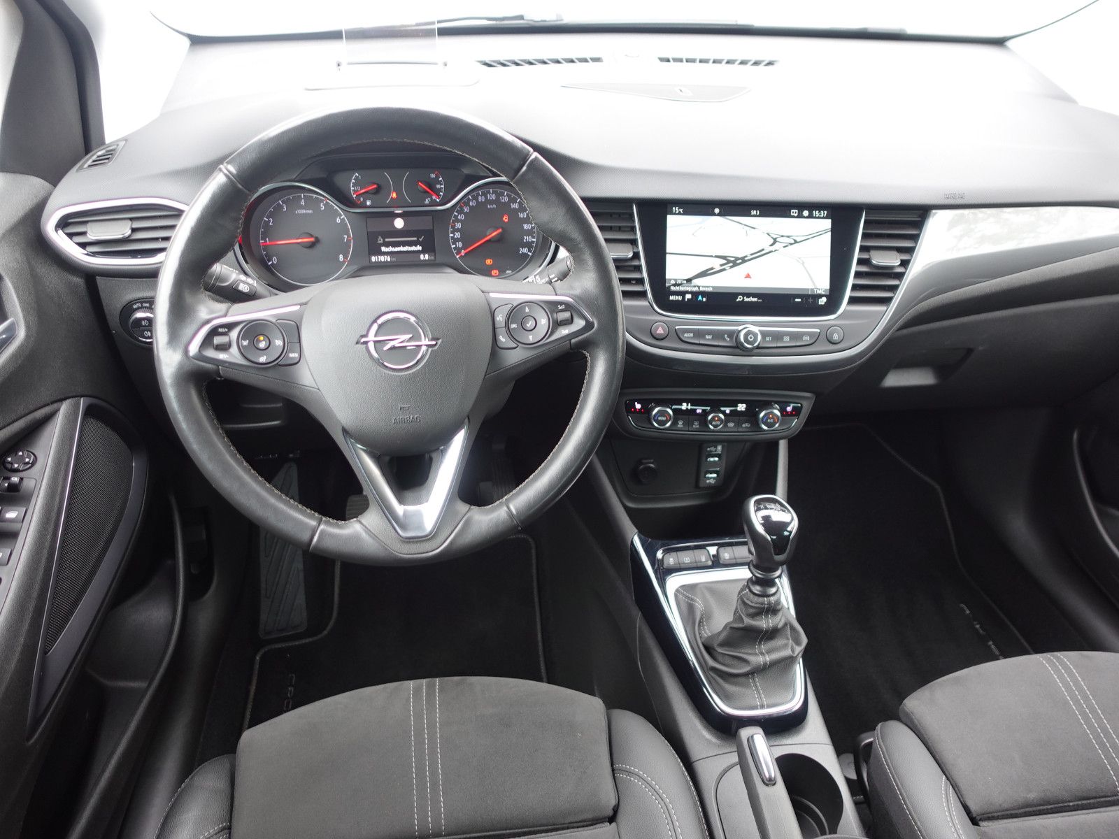 Fahrzeugabbildung Opel Crossland 1.2 Ultimate Sitzh.,Navi,Kamera,PDC