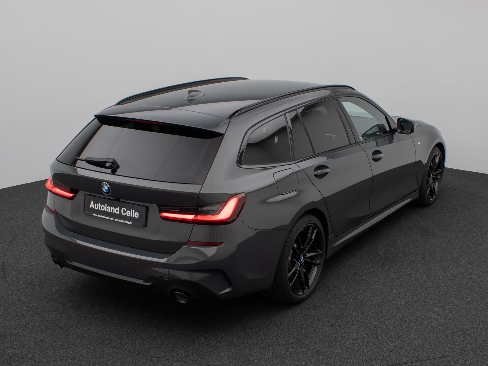 Fahrzeugabbildung BMW 330i M Sport Kamera DAB CockPitPr AHK Alarm 19"