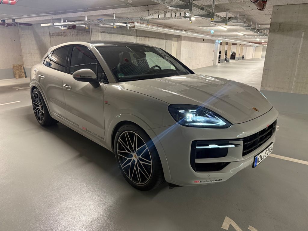 PORSCHE Cayenne 2023