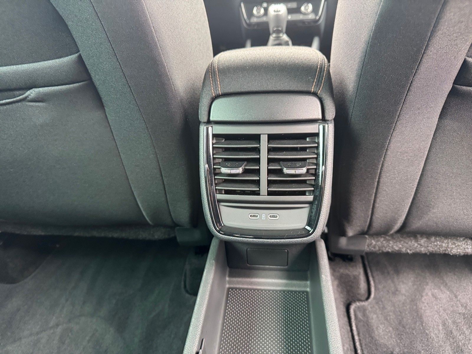 Fahrzeugabbildung SKODA Kamiq Selection 1.0 TSI *ACC*PANO*KAMERA*AMUNDSE