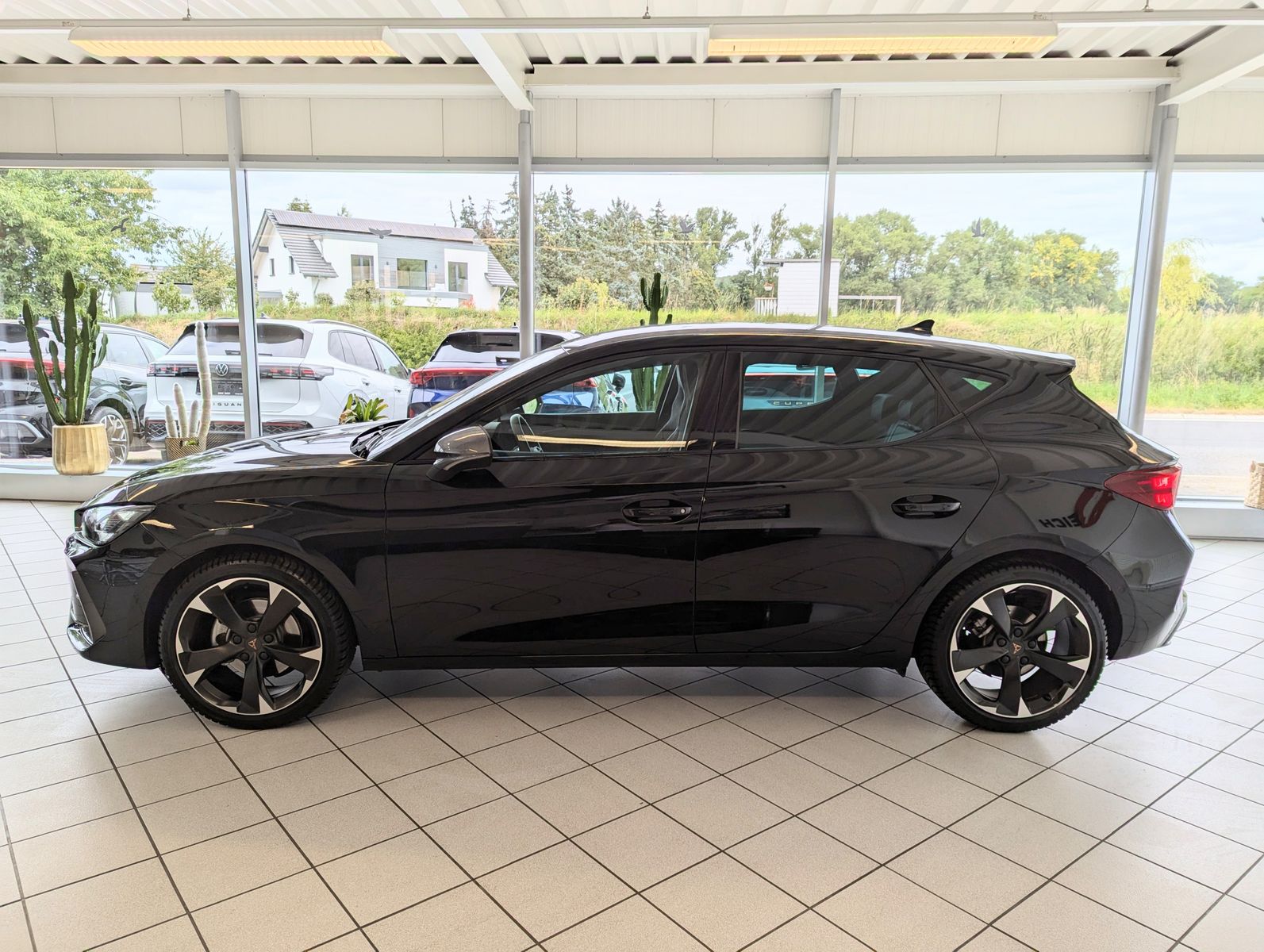 CUPRA Leon 1.5 eTSI Dynamic Edge-Paket Assist-XL Memor - Image 4