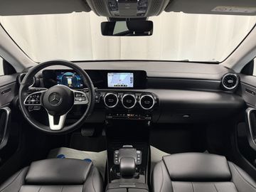 Mercedes CLA 180 Shooting Brake - 12