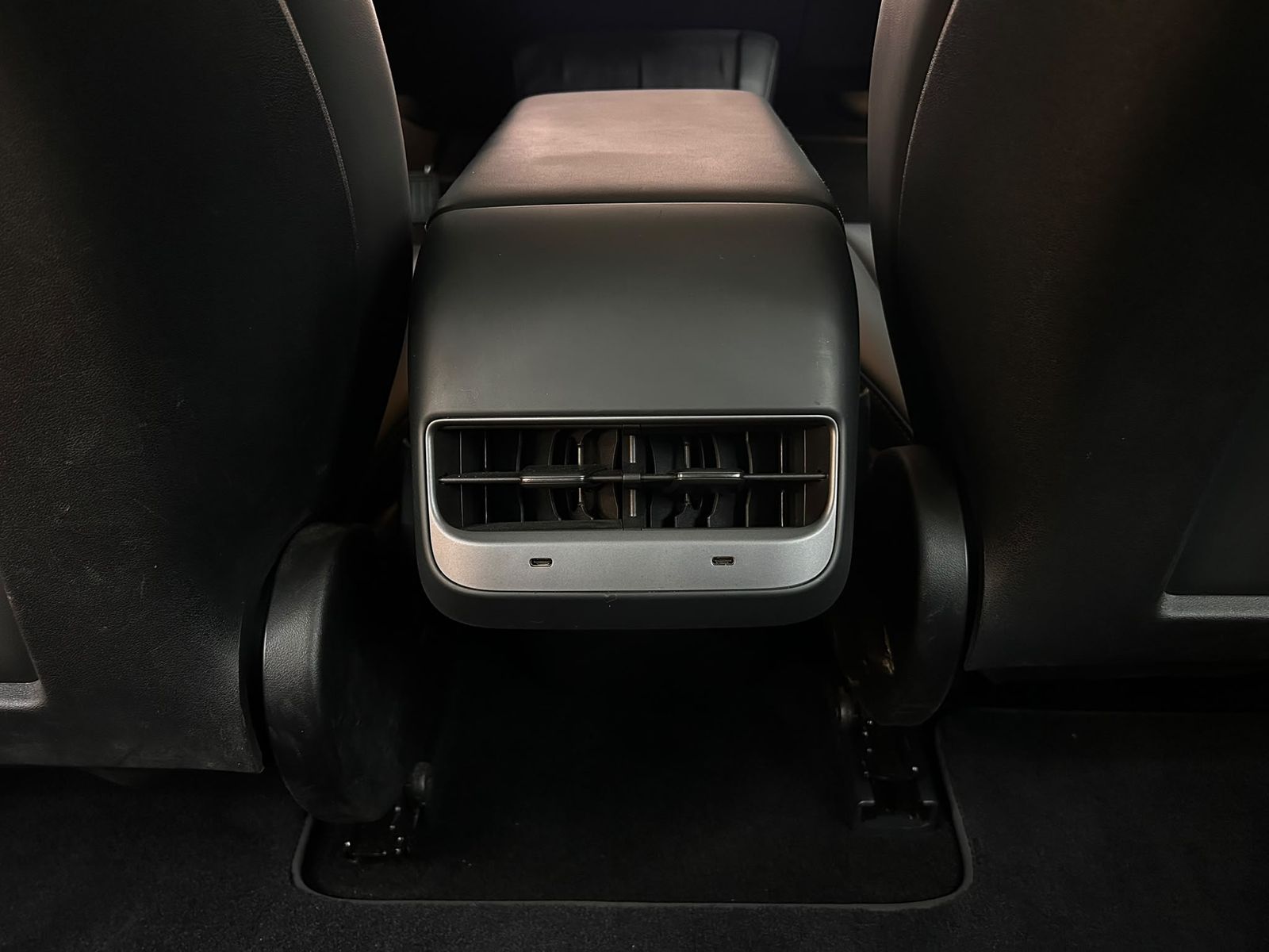 Fahrzeugabbildung Tesla Model 3 Long Range Dual AWD PANO+LED+NAVI+KAM+WP