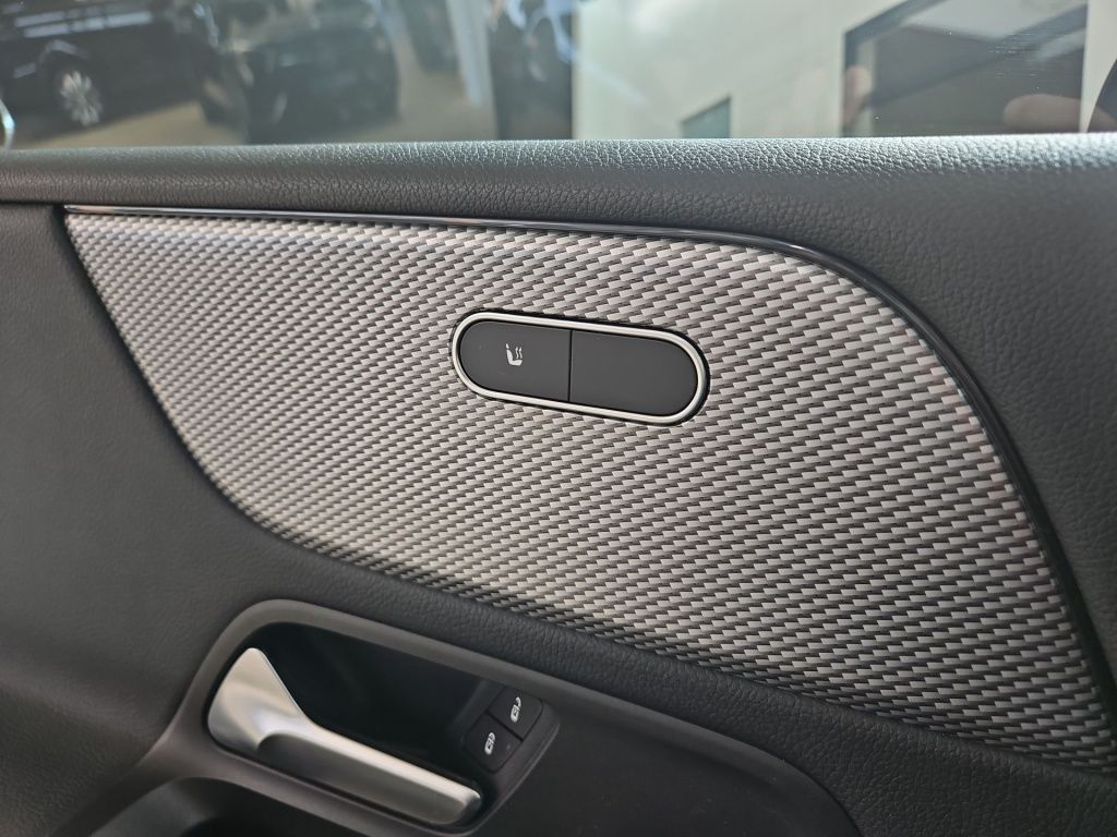 Fahrzeugabbildung Mercedes-Benz B 180 Totwi. Navi Multibeam SHZ SpurH KAM DAB