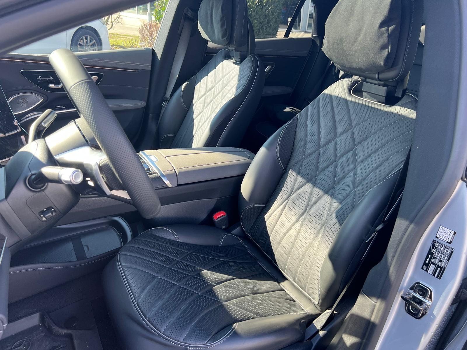 Fahrzeugabbildung Mercedes-Benz EQS 580 4M AMG Premium+ HYPER Massage HAL Carbon