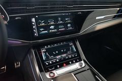AUDI SQ7 TFSI | Pano | Carbon | HuD | B&O | Nardograu AUDI SQ7 TFSI | Pano | Carbon | HuD | B&O | Nardograu