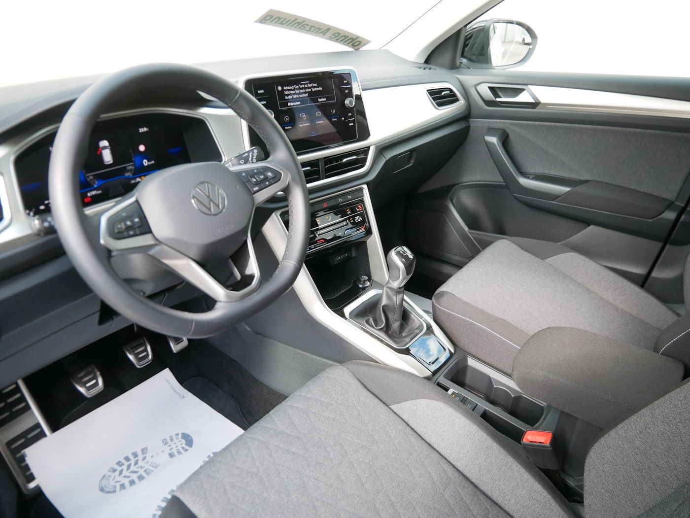 Fahrzeugabbildung Volkswagen T-Roc 1.0 TSI MOVE NEU35T LED NAVI SHZ Allwetter